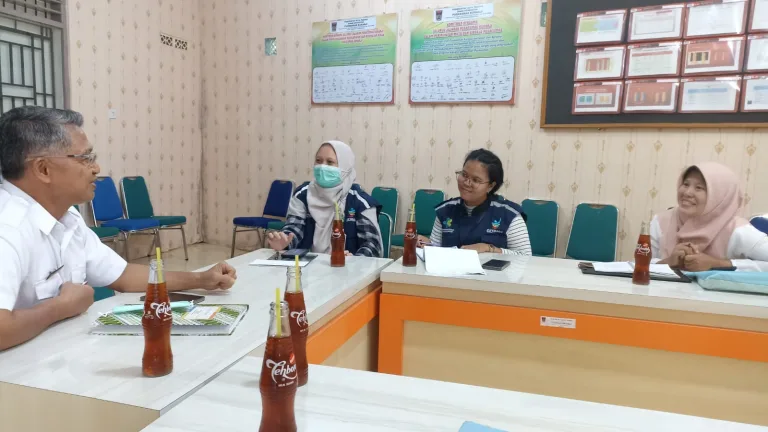 wawancara instrumen monev dgn Analis PKM KURANJI didampingi Dinkes Prov