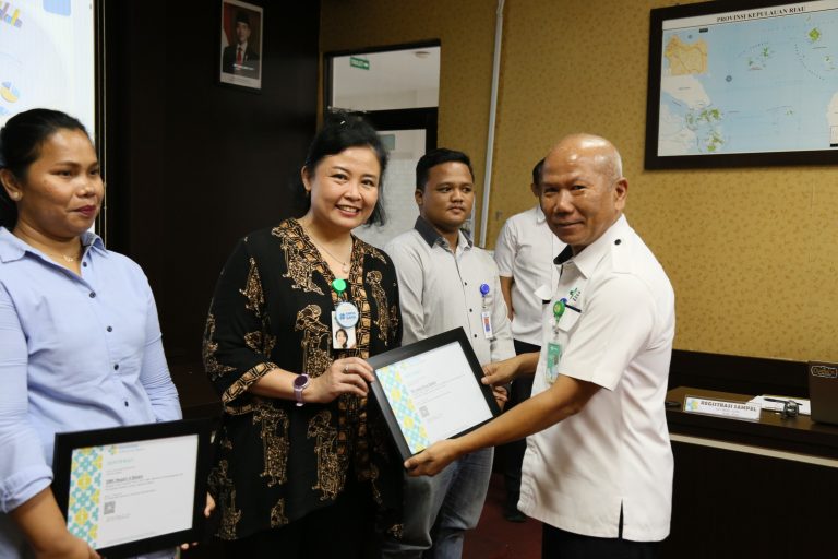 penyerahan sertifikat loyal customer